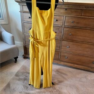 Cute yellow jumpsuit